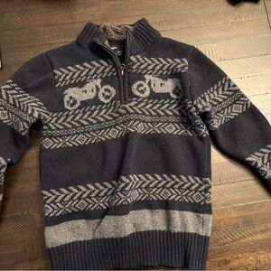Gap sweater for boy size 6-7  gently use